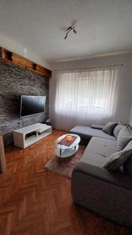 Apartman Dora Διαμέρισμα Πούλα Εξωτερικό φωτογραφία