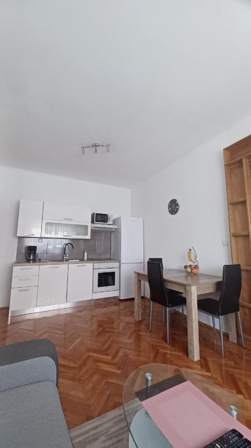 Apartman Dora Διαμέρισμα Πούλα Εξωτερικό φωτογραφία