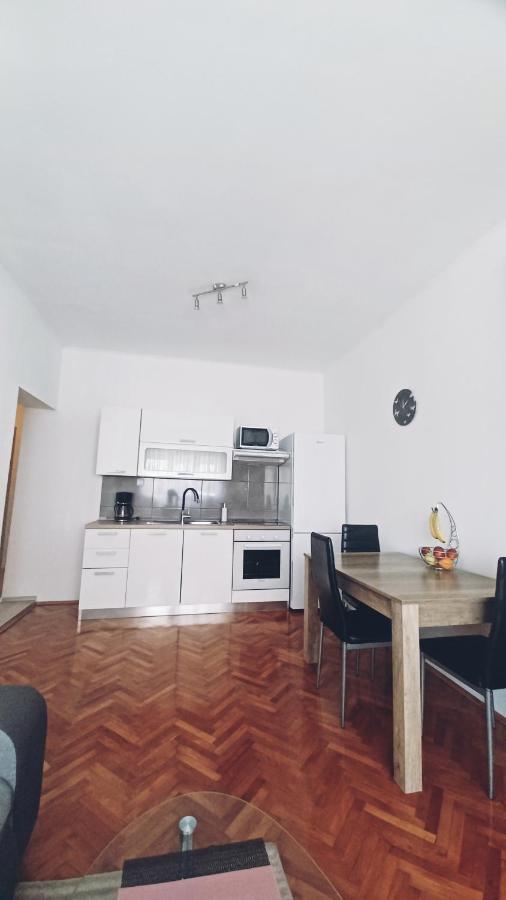 Apartman Dora Διαμέρισμα Πούλα Εξωτερικό φωτογραφία