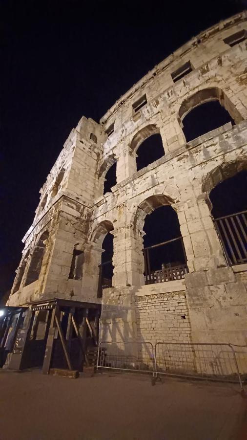 Apartman Dora Διαμέρισμα Πούλα Εξωτερικό φωτογραφία
